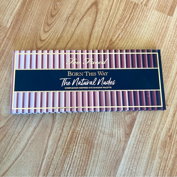 Too Faced natural colors eyeshadow palette - Picture 4 of 5
